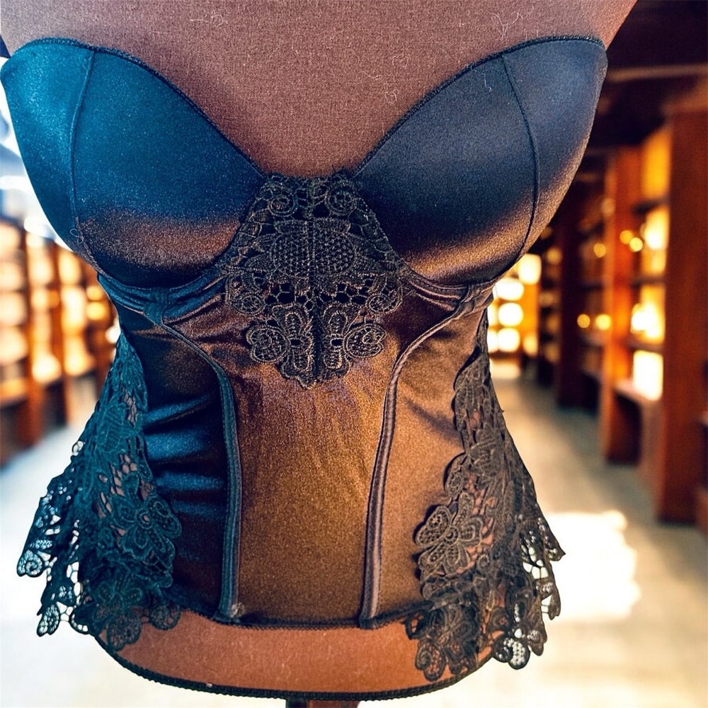 Elegant Black Lace Corset, Fredrick’s of Hollywood Lingerie, nightwear, Sz Small - Picture 6 of 12